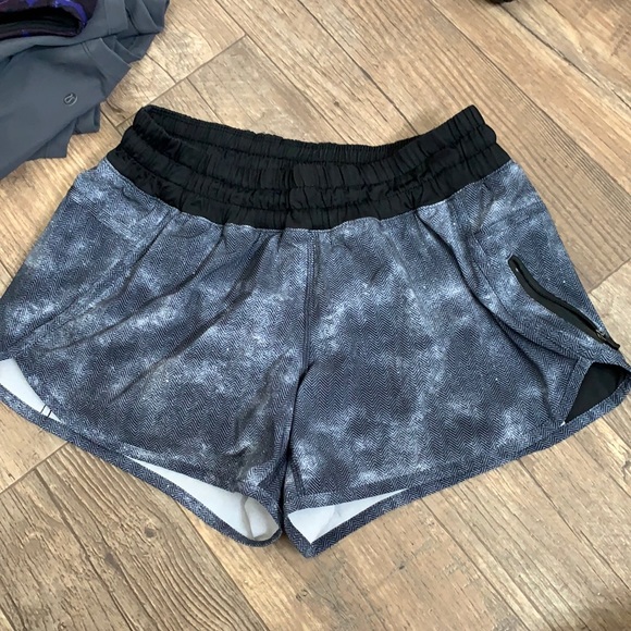 lululemon athletica Pants - Lululemon tracker shorts